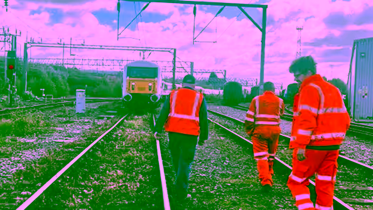 Eurofins crewe guiding ETUT's team