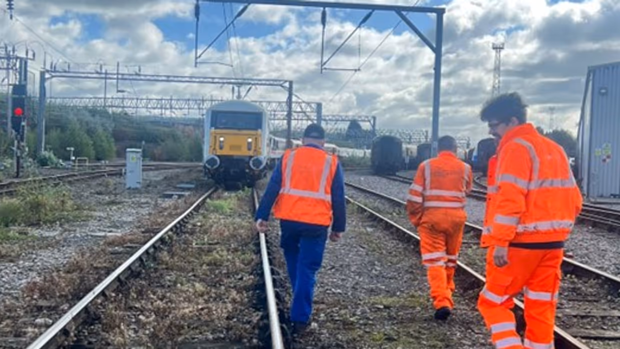 Eurofins crewe guiding ETUT's team